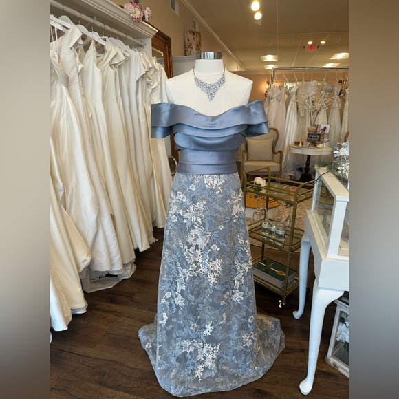 Mother of the Occasion - Picture 5 of 5